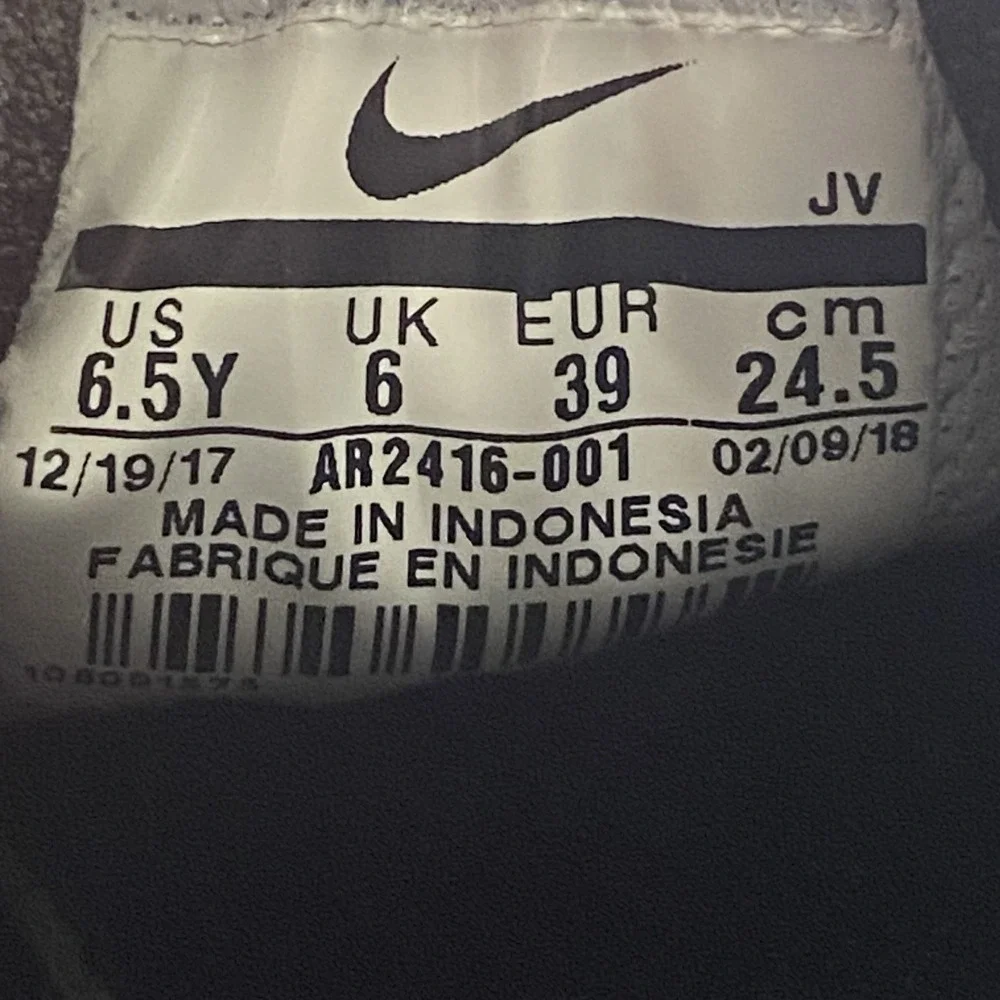 Nike Revolution 4 Shoes Boys 6.5Y Black Breathable Comfort Athletic AR2416-001